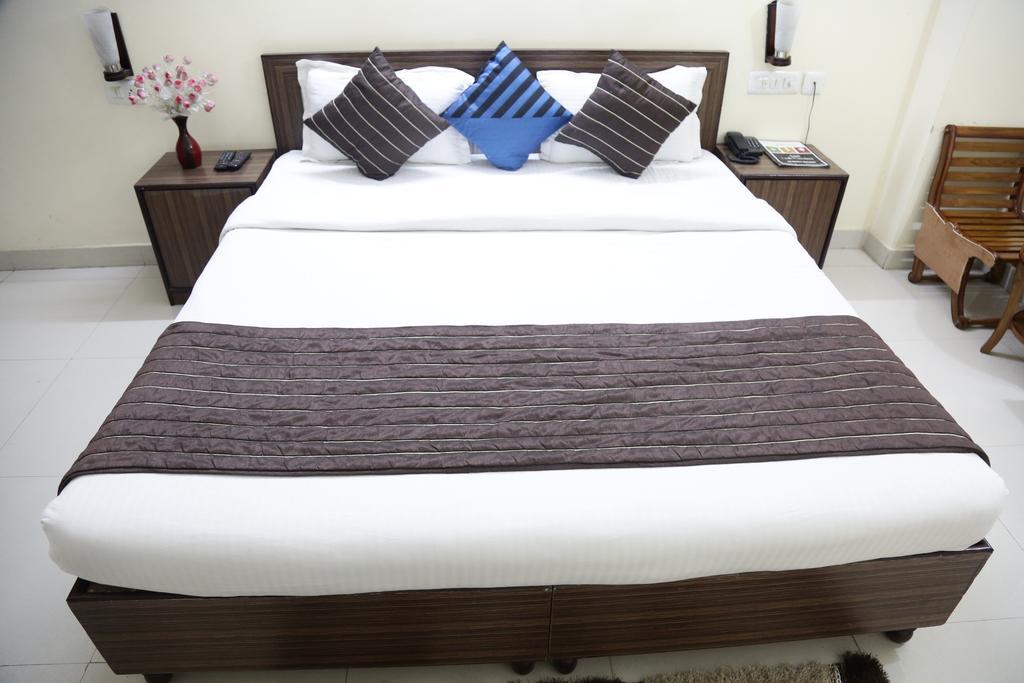 Hotel Airport Land 2*